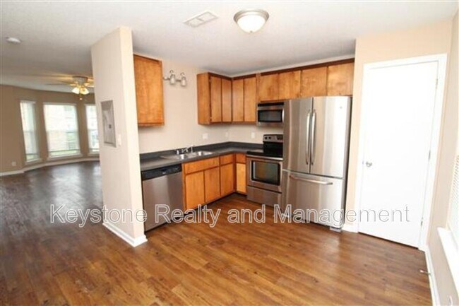 Foto del edificio - 2446-B Caroline Dr