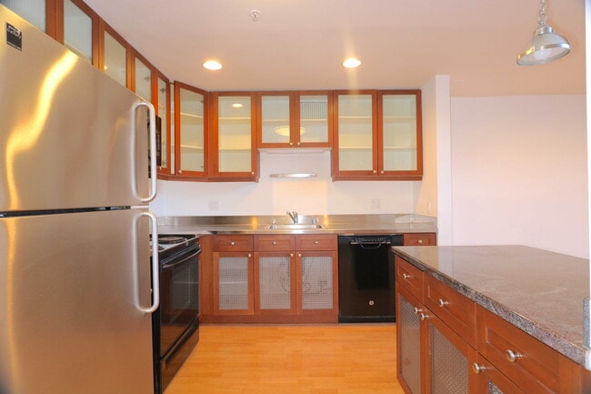 Photo - 388 Townsend St Apartment