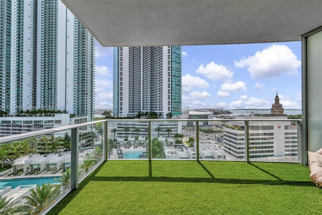 Foto del edificio - 851 NE 1st Ave