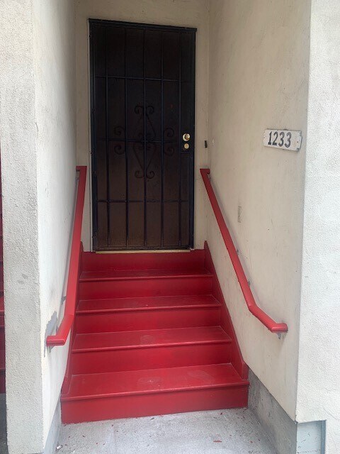 Unit Entrance - 1233 MacArthur Blvd