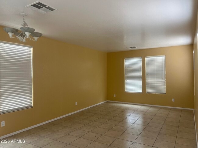 Building Photo - 3915 E Morelos St