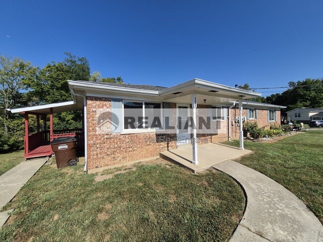 Photo - 5085 Wooddale Drive House