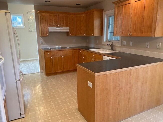 Building Photo - Location Location