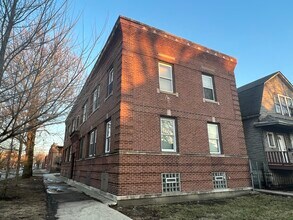 Building Photo - 2707 E 78th St