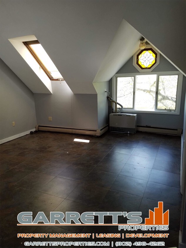 214 Sanger Cir Unit 3, Saint Johnsbury, VT 05819 Room for Rent in