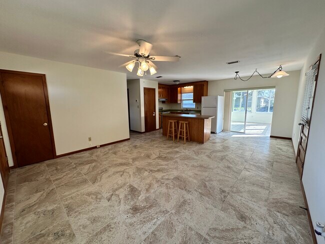 Foto del edificio - 241 Belaire Dr