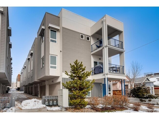 Building Photo - 2725 W 25th Ave