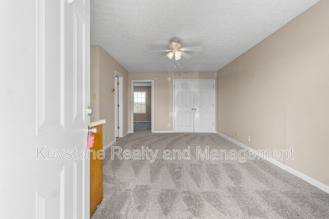 Foto del edificio - 308 Thompsonville Ln
