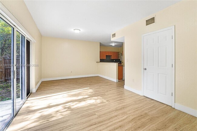 Foto del edificio - 631 SW 10th St