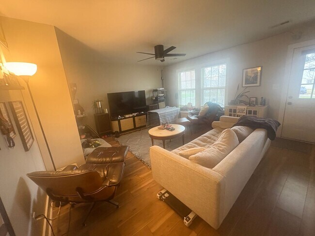 Foto del edificio - 2 Bed, 2 Bath home in North Knoxville