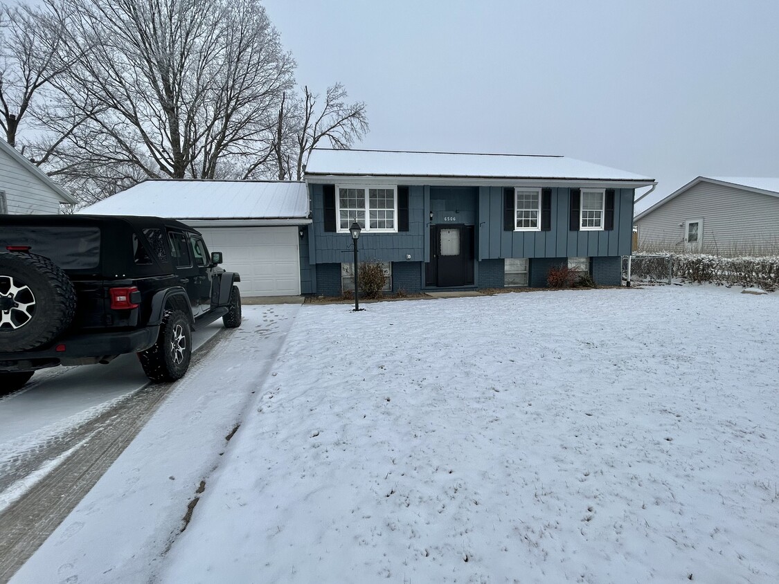 Front - 6506 Minden Ln NE