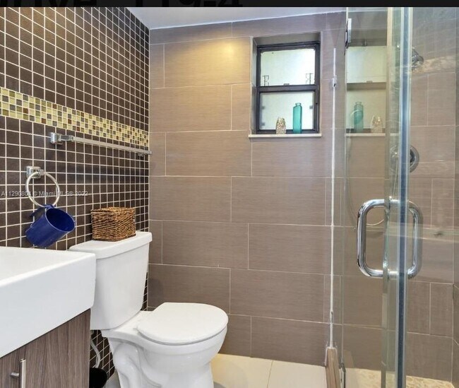 Foto del edificio - 20350 W Country Club Dr