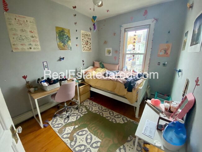 Building Photo - 56 Calumet St