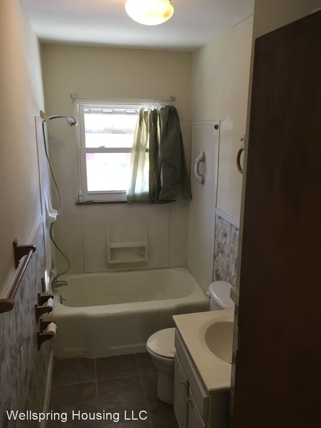 Building Photo - 543 Camden Rd
