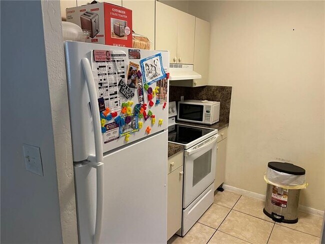 Foto del edificio - 670 NE 46th Ct