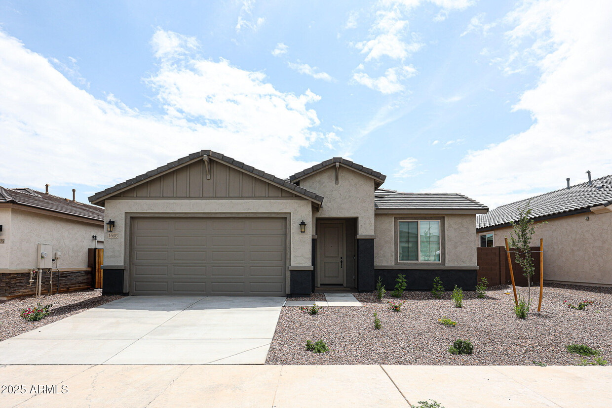 Primary Photo - 16683 W Whispering Wind Dr