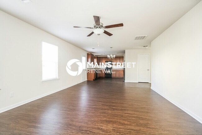 Foto del edificio - 4 Bedroom Pet-Friendly Home in Columbia, TN with Main Street Renewal