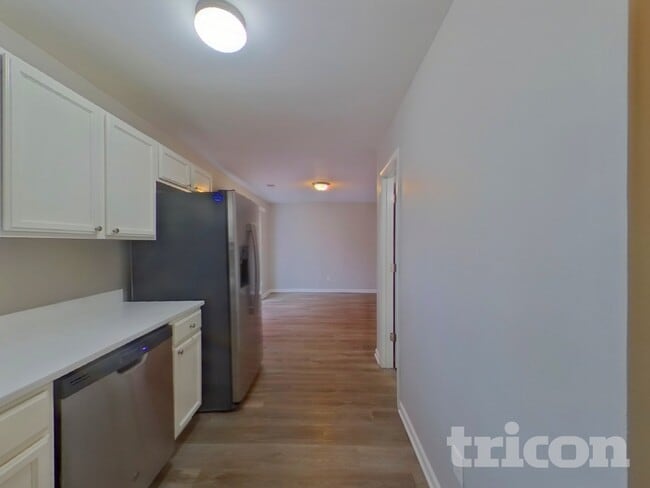 Building Photo - 175 Chesterbrook Ln