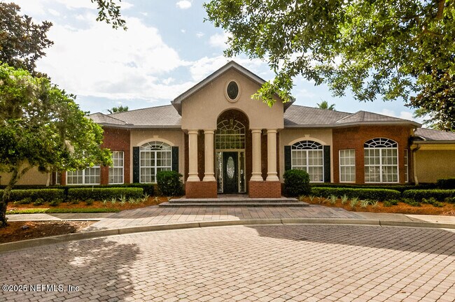 Foto del edificio - 13810 Sutton Park Dr N