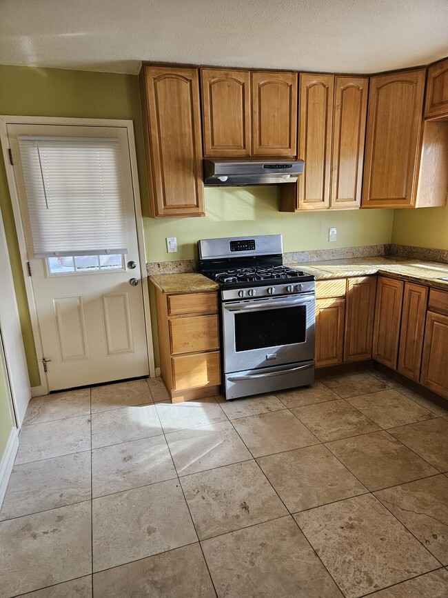 Building Photo - 24508 Leona Dr