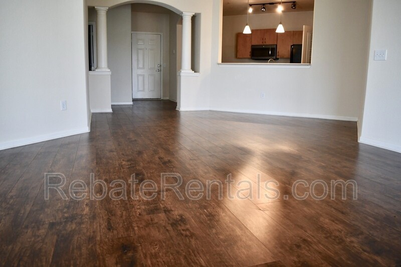 Foto principal - 8290 Gate Pkwy W
