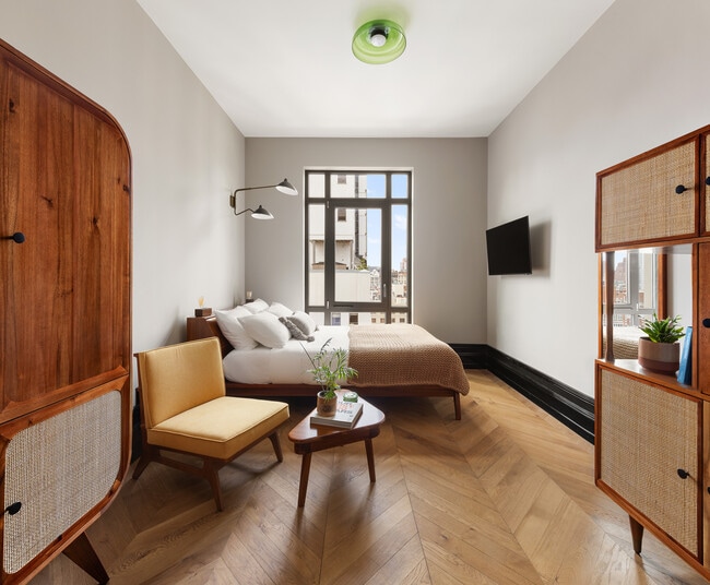 Freeman Residences - Freeman Residences Apartments