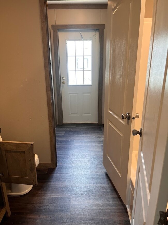 Building Photo - 4 Laurel Ct