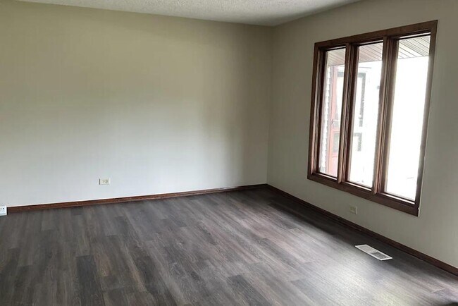 Foto del edificio - 16401 Sherwood Dr