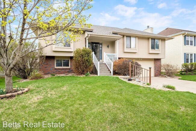 Building Photo - 3 br, 3 bath House - 6328 N. 105th Street