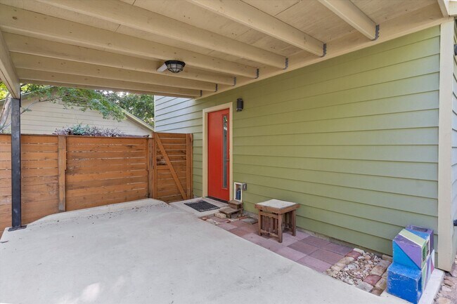 Building Photo - 1309 Singleton Ave