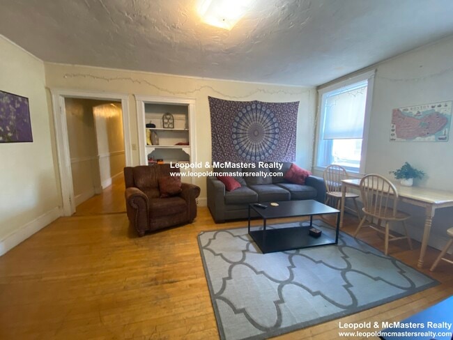 Building Photo - 138 Davis Ave