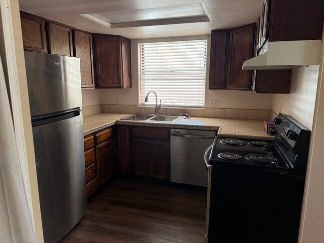 Building Photo - 964 S Pitkin Ct