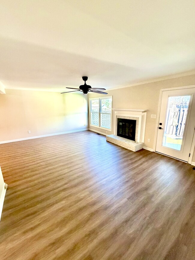 Building Photo - 3058 Dupree Dr SW