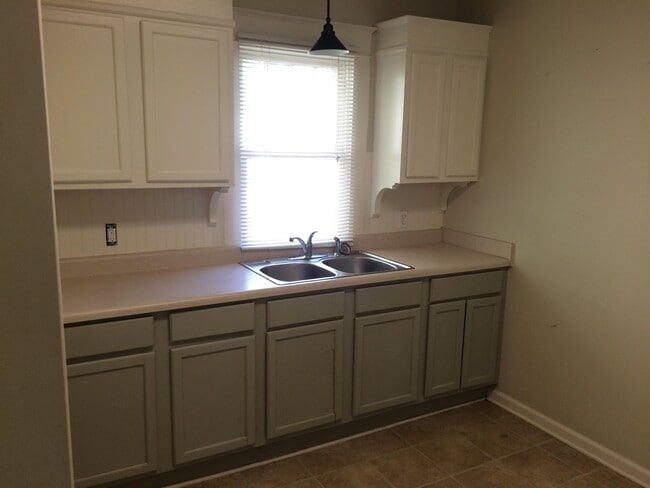 Foto del edificio - 831 Watkins St