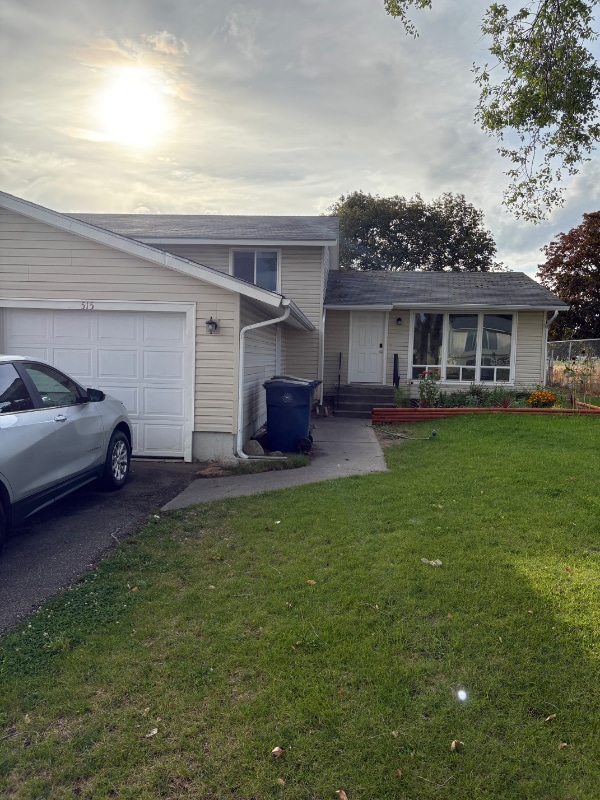 Primary Photo - 515 N Sommer Rd