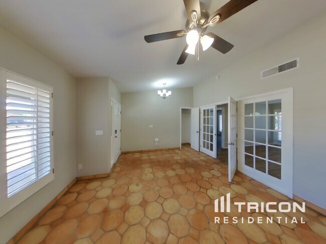 Building Photo - 4809 W Cochise Dr