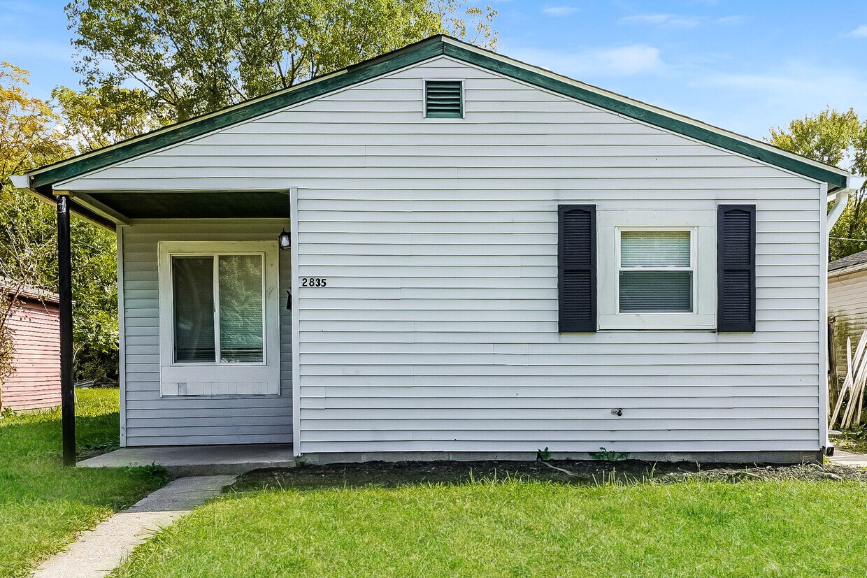 2835 N Gladstone Ave, Indianapolis, IN 46218 House Rental in