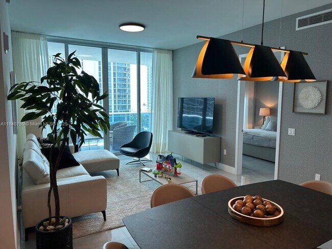 Foto del edificio - 17550 Collins Ave