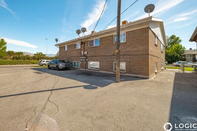 Foto del edificio - 1600 Ivy Cir