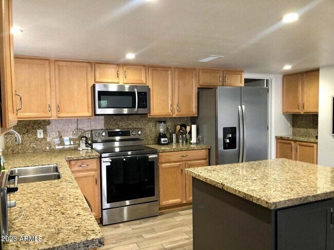 Building Photo - 5243 E Waltann Ln