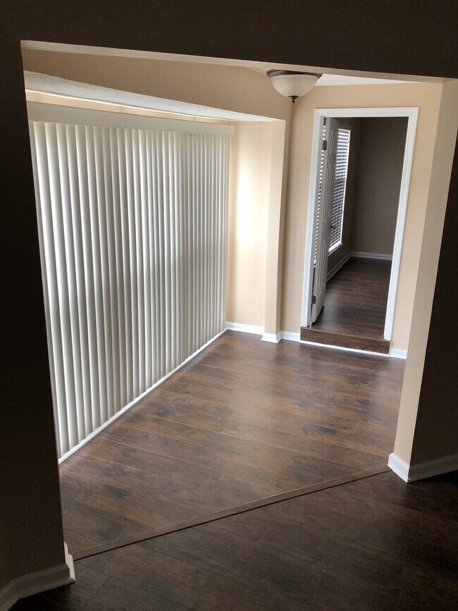 Foto del edificio - 4283 Parkview Ct
