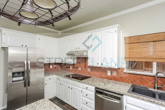 Foto del edificio - REDUCED!