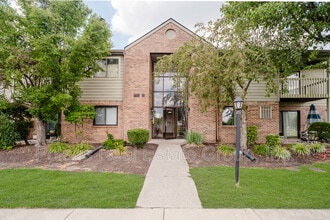 Building Photo - 4540 Village Ct