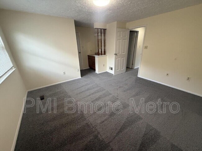 Foto del edificio - 9239 Redbridge Ct