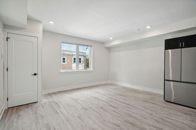 Interior Photo - Hightop Germantown - Sparrow House