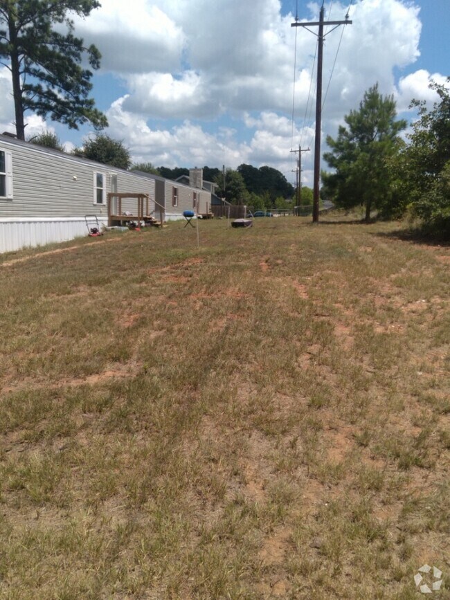 Pine Ridge Farm Pet Friendly Apartments for Rent Paige, TX 1