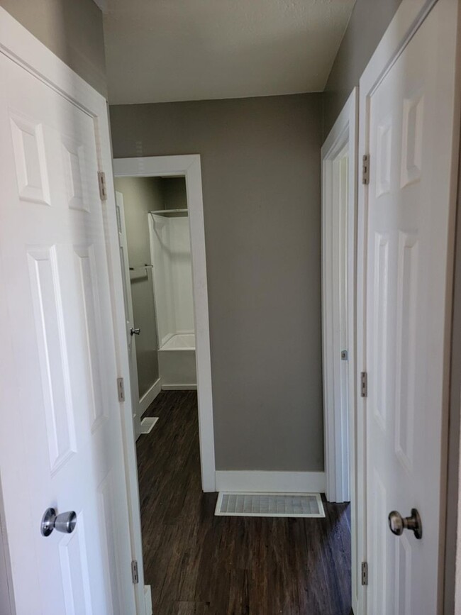 Foto del edificio - Awesome Remodeled  3 bedroom 2 bath single...