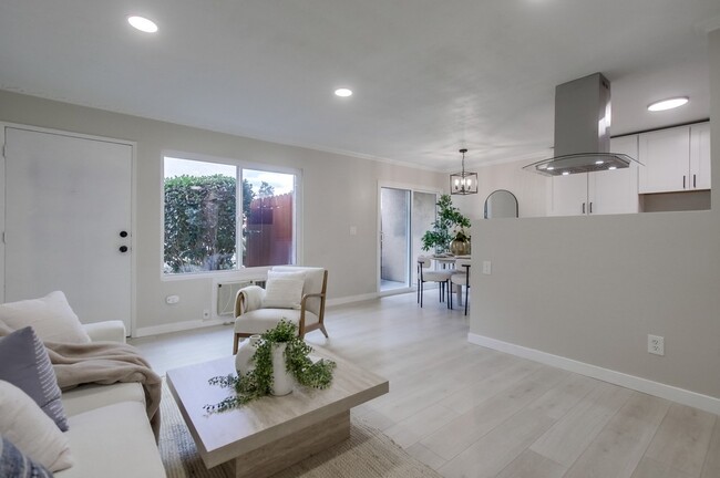 Building Photo - 9516 Carroll Canyon Rd
