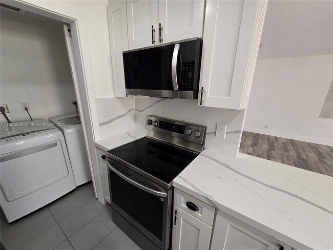 Foto del edificio - 814 SW 13th St
