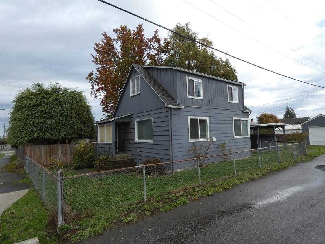 Primary Photo - 213 S Francis St